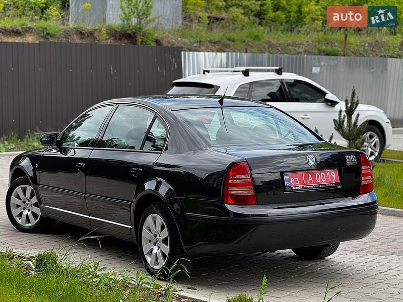 Лифтбек Skoda Superb 2004 в Тернополе