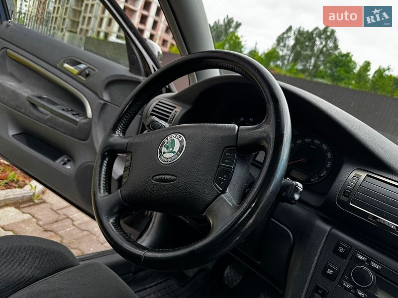 Лифтбек Skoda Superb 2004 в Тернополе