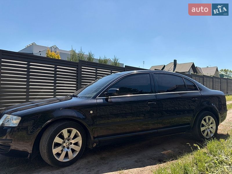 Лифтбек Skoda Superb 2004 в Луцке