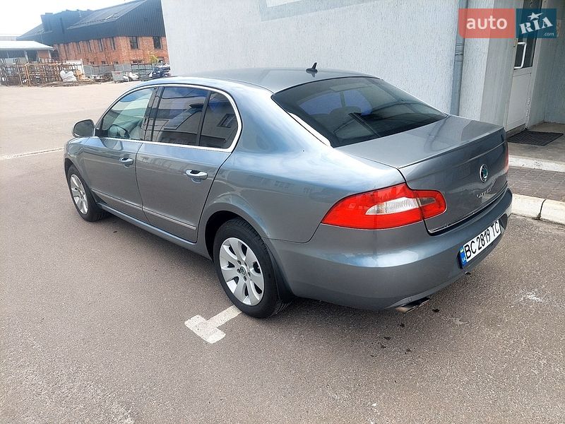 Лифтбек Skoda Superb 2009 в Львове