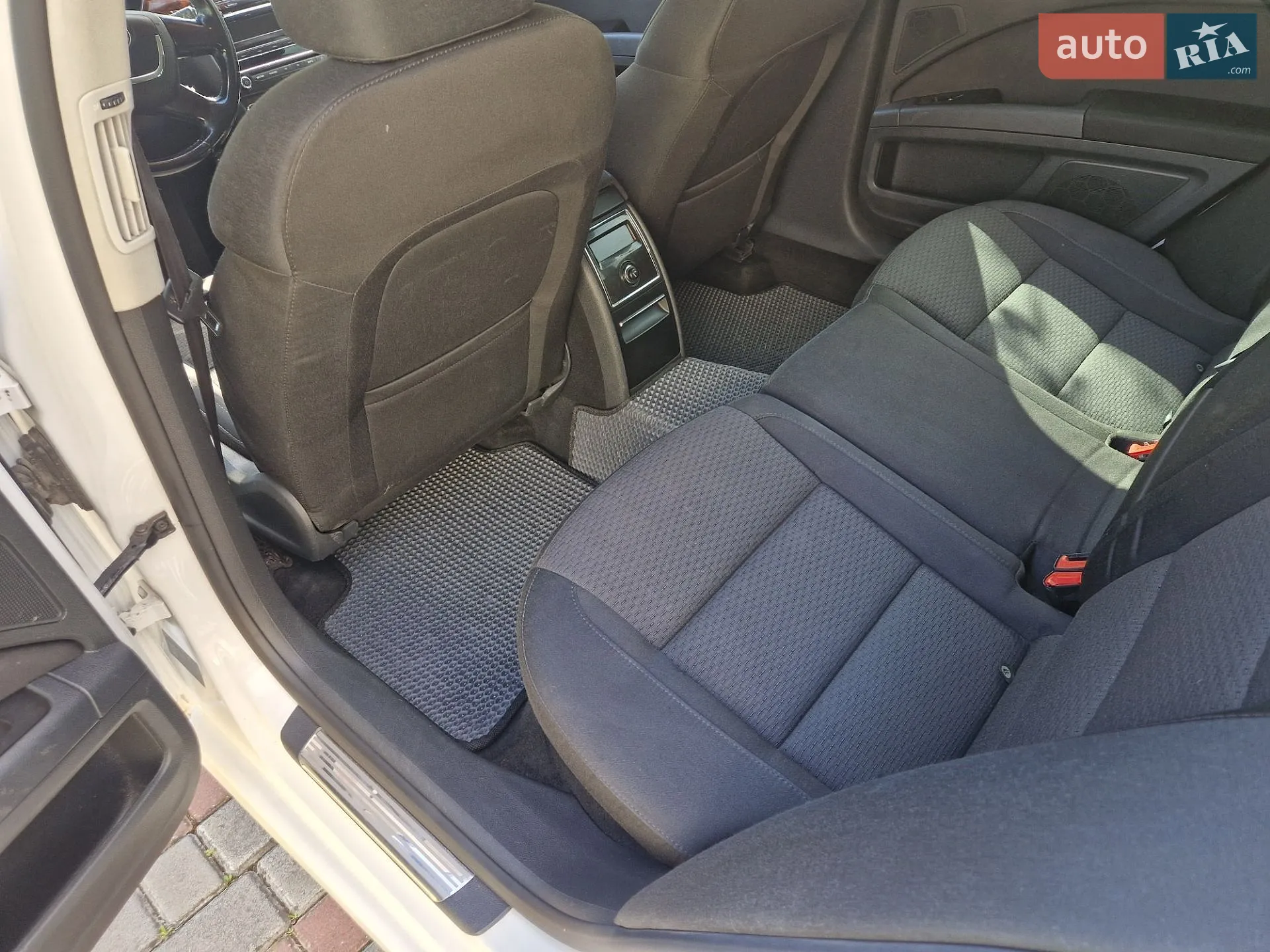 2011 Skoda Superb - мініатюра 9