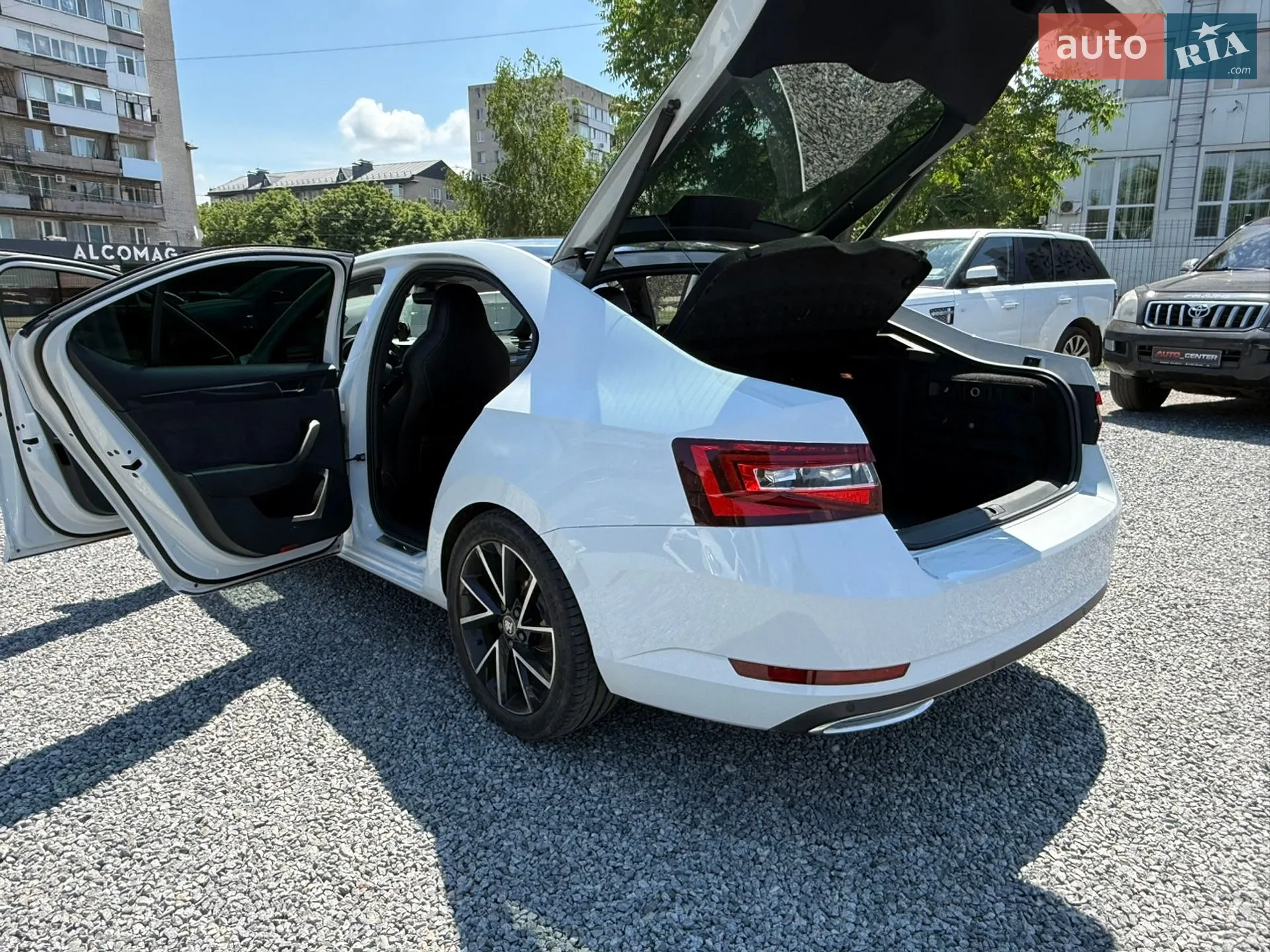 2016 Skoda Superb - мініатюра 16