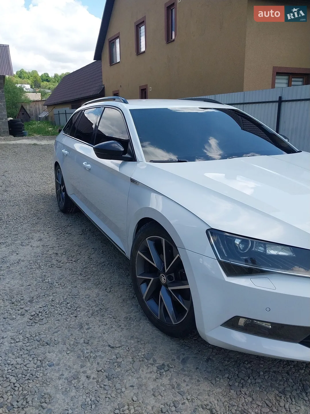 2019 Skoda Superb - мініатюра 2