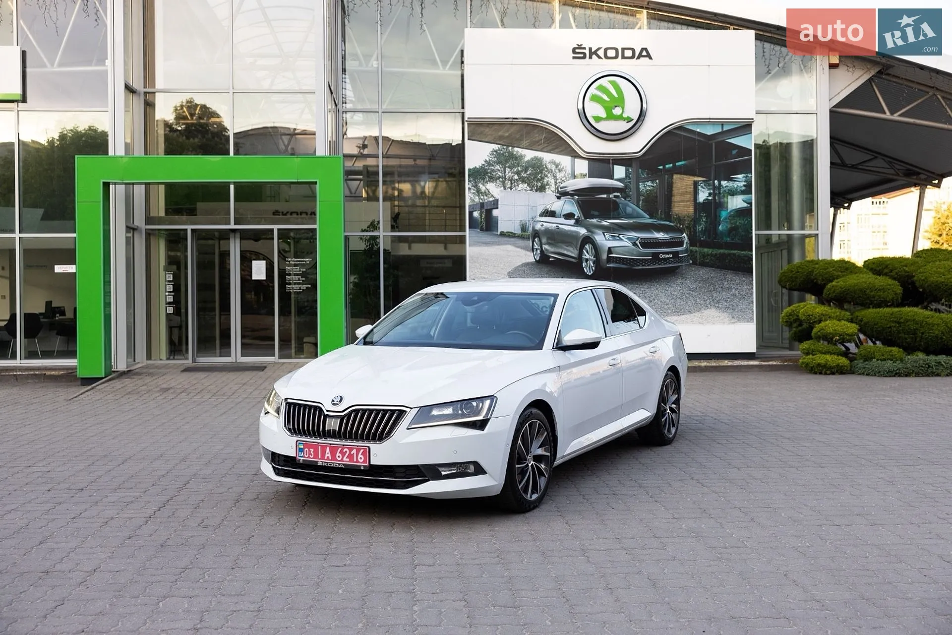2017 Skoda Superb - мініатюра 2