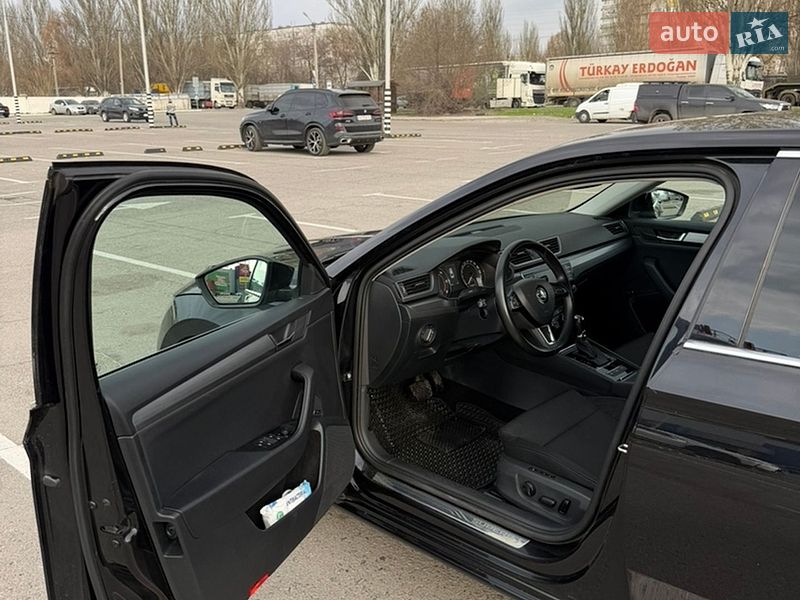 Лифтбек Skoda Superb 2017 в Днепре