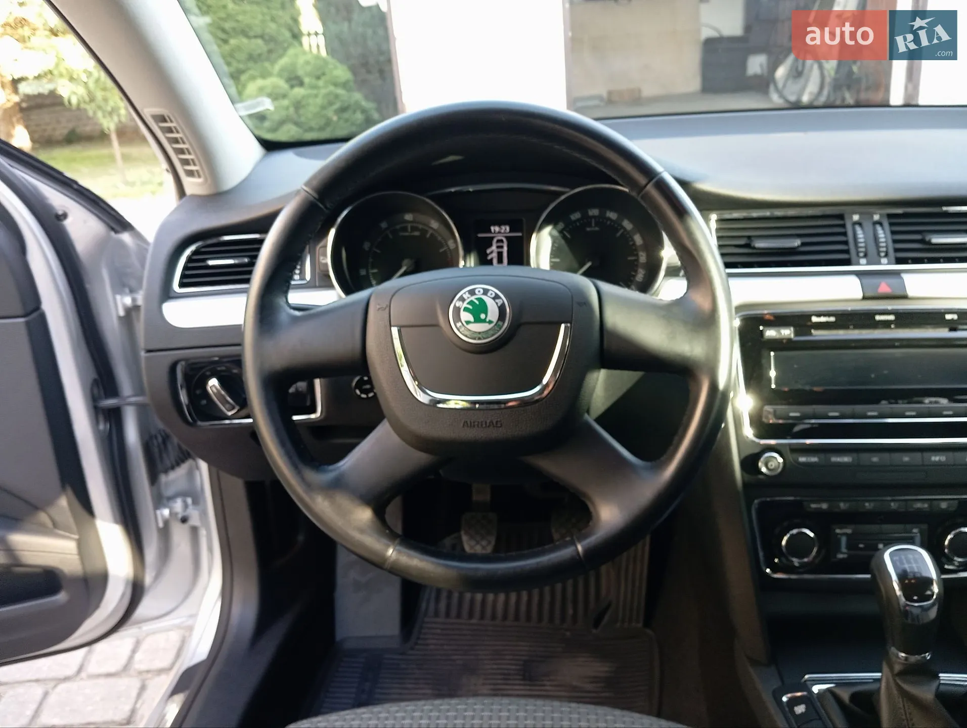 2011 Skoda Superb - мініатюра 88