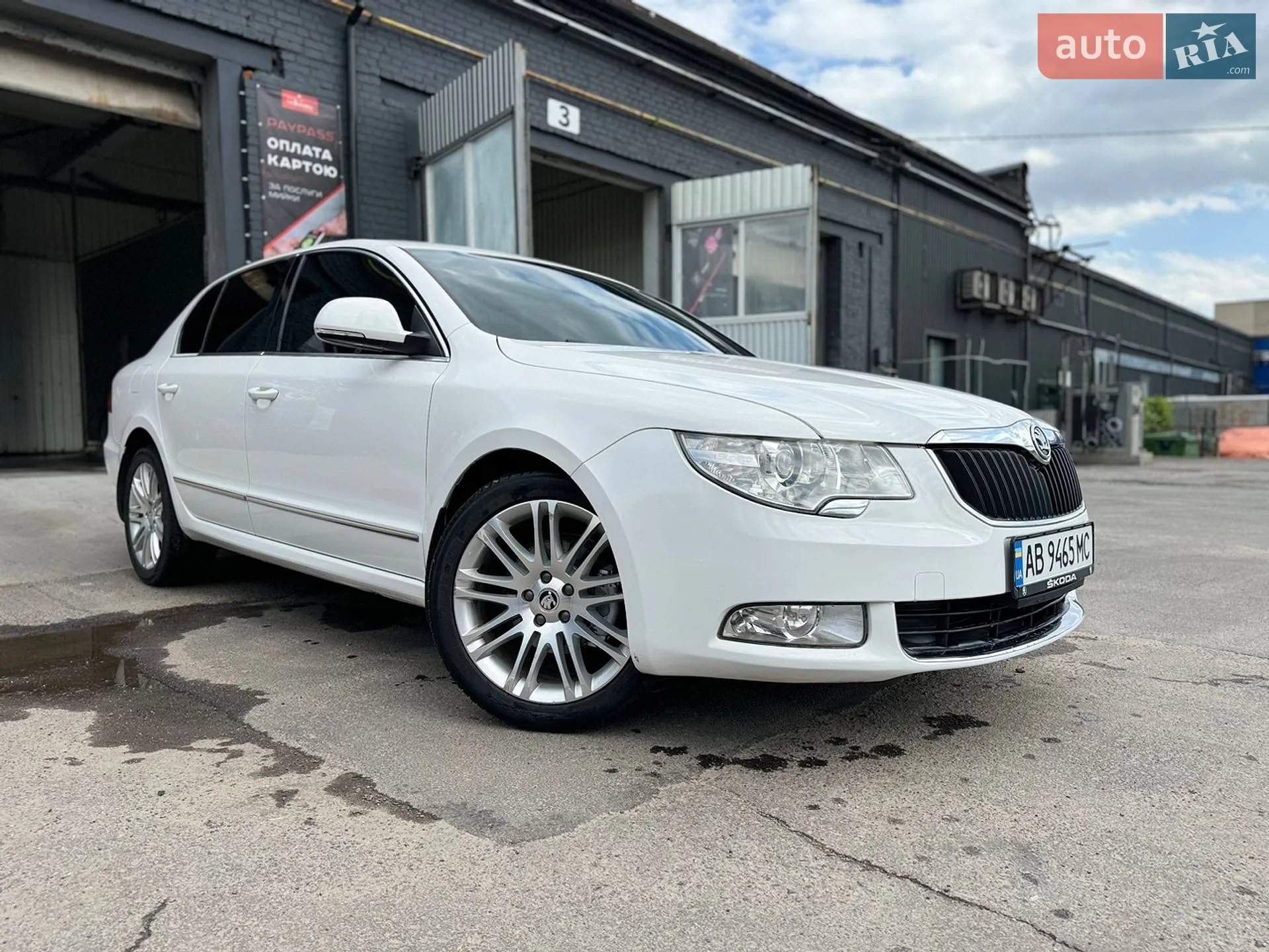 2011 Skoda Superb - мініатюра 9