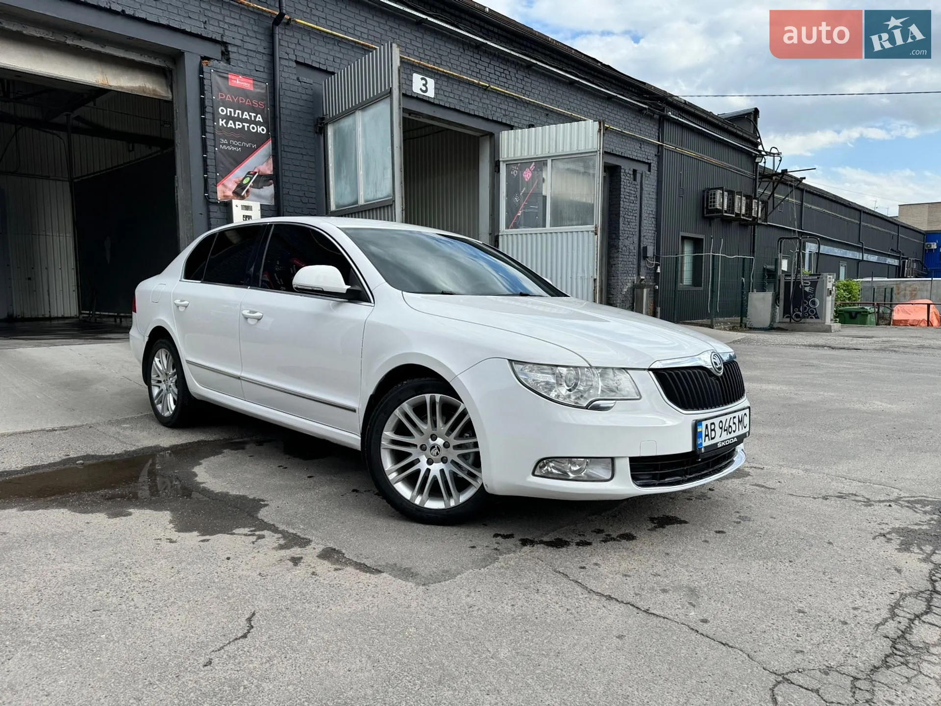 2011 Skoda Superb - мініатюра 3