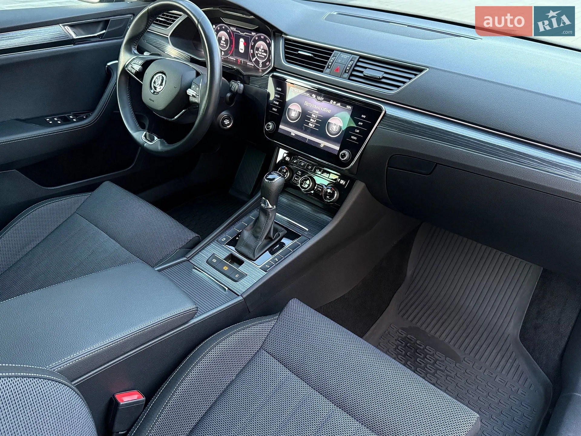 2020 Skoda Superb - мініатюра 47