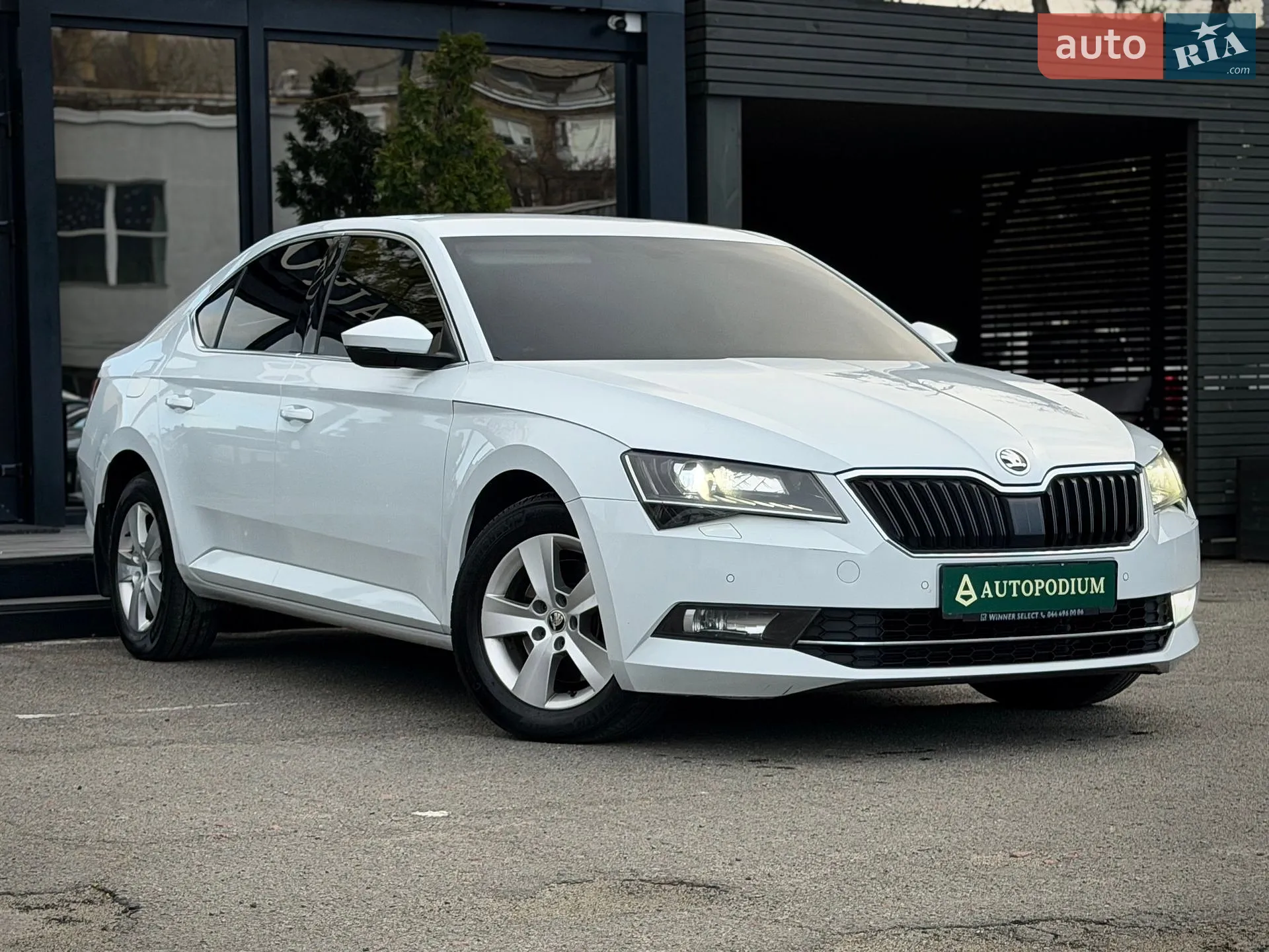 2019 Skoda Superb - мініатюра 8