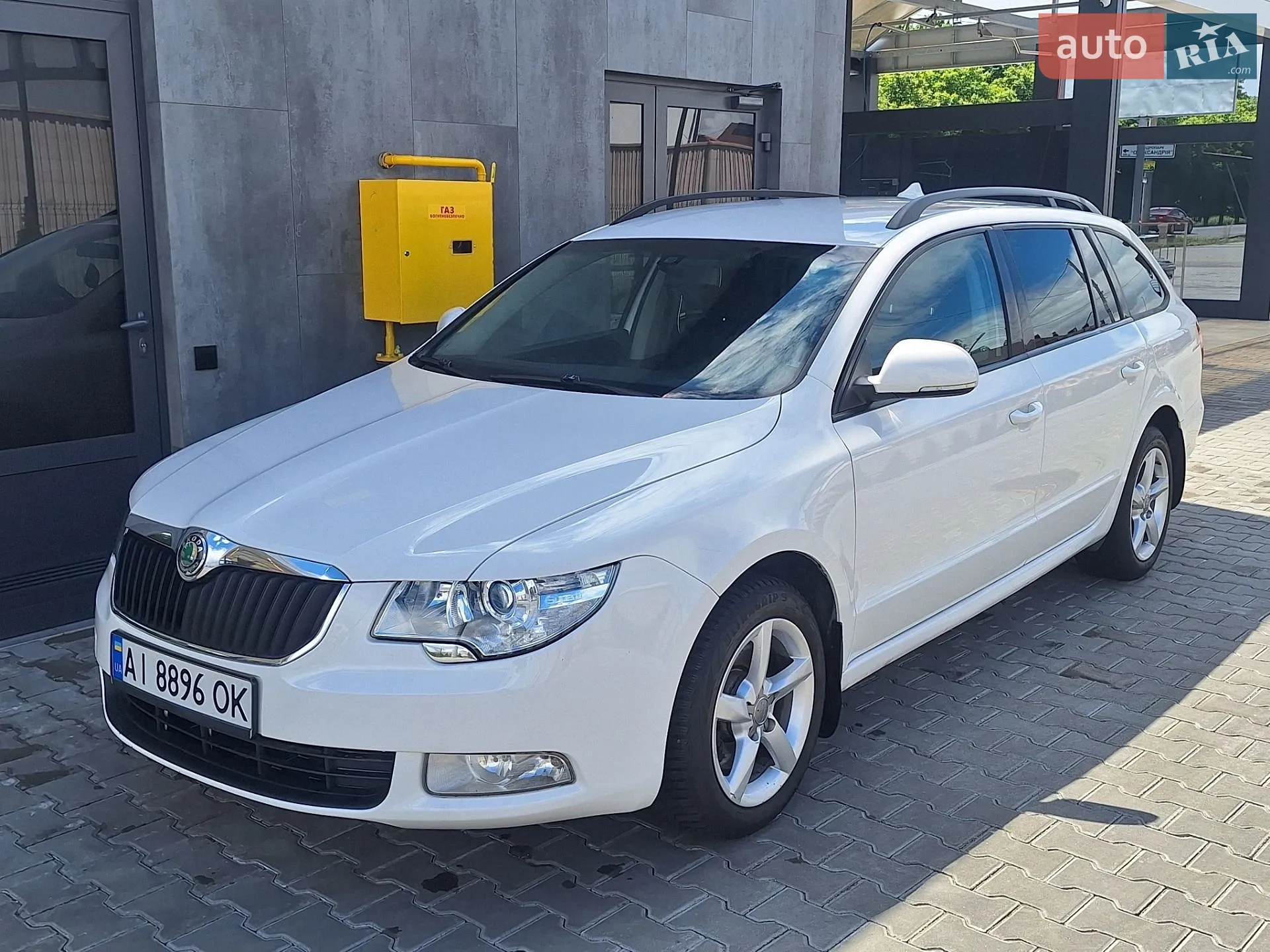 2011 Skoda Superb - мініатюра 8