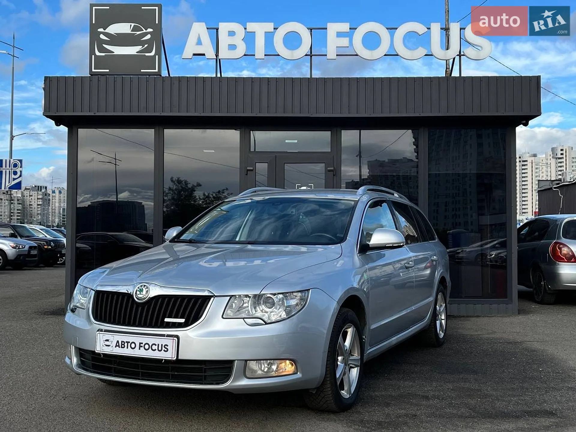 2011 Skoda Superb - мініатюра 4