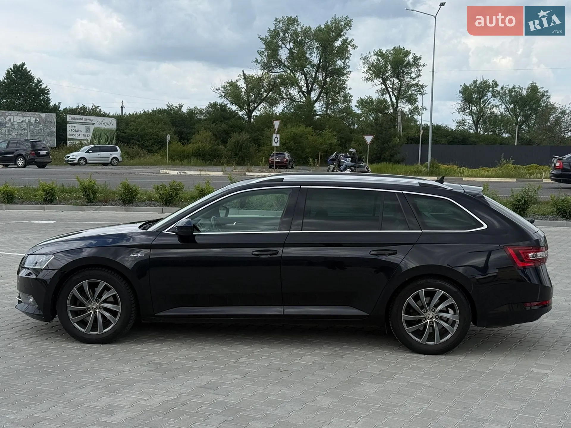 2017 Skoda Superb - мініатюра 8