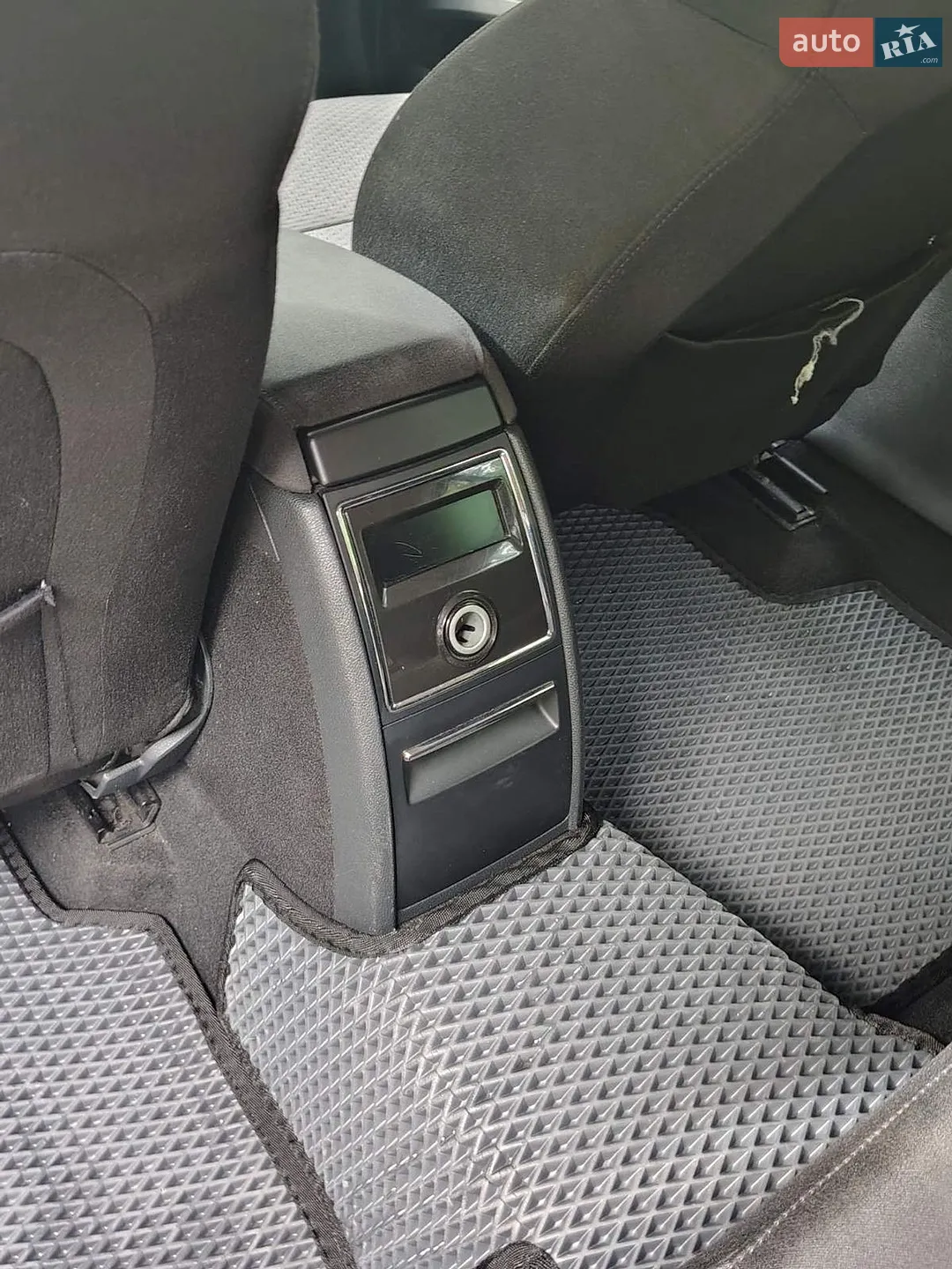 2011 Skoda Superb - мініатюра 12