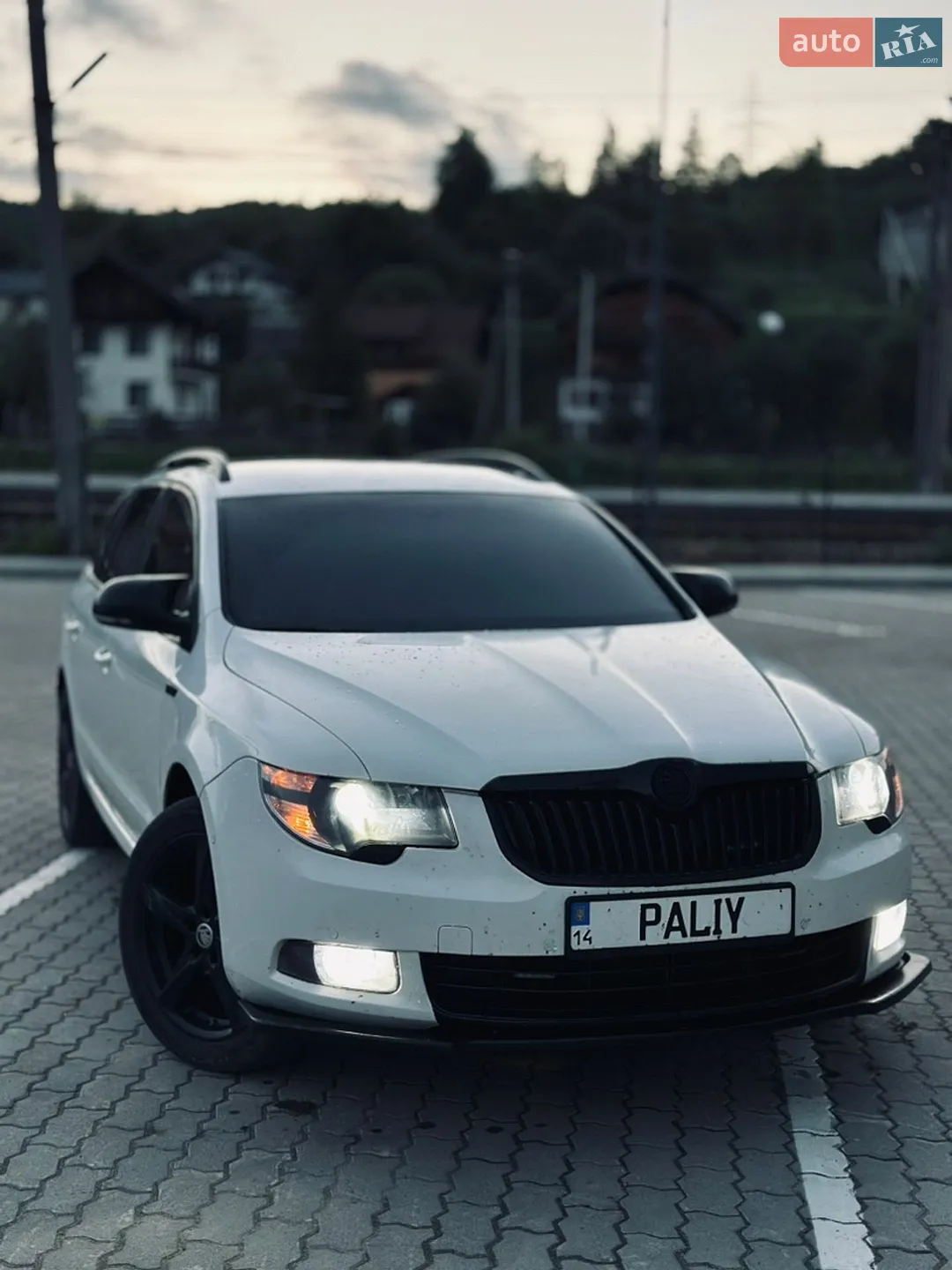 2011 Skoda Superb - мініатюра 2
