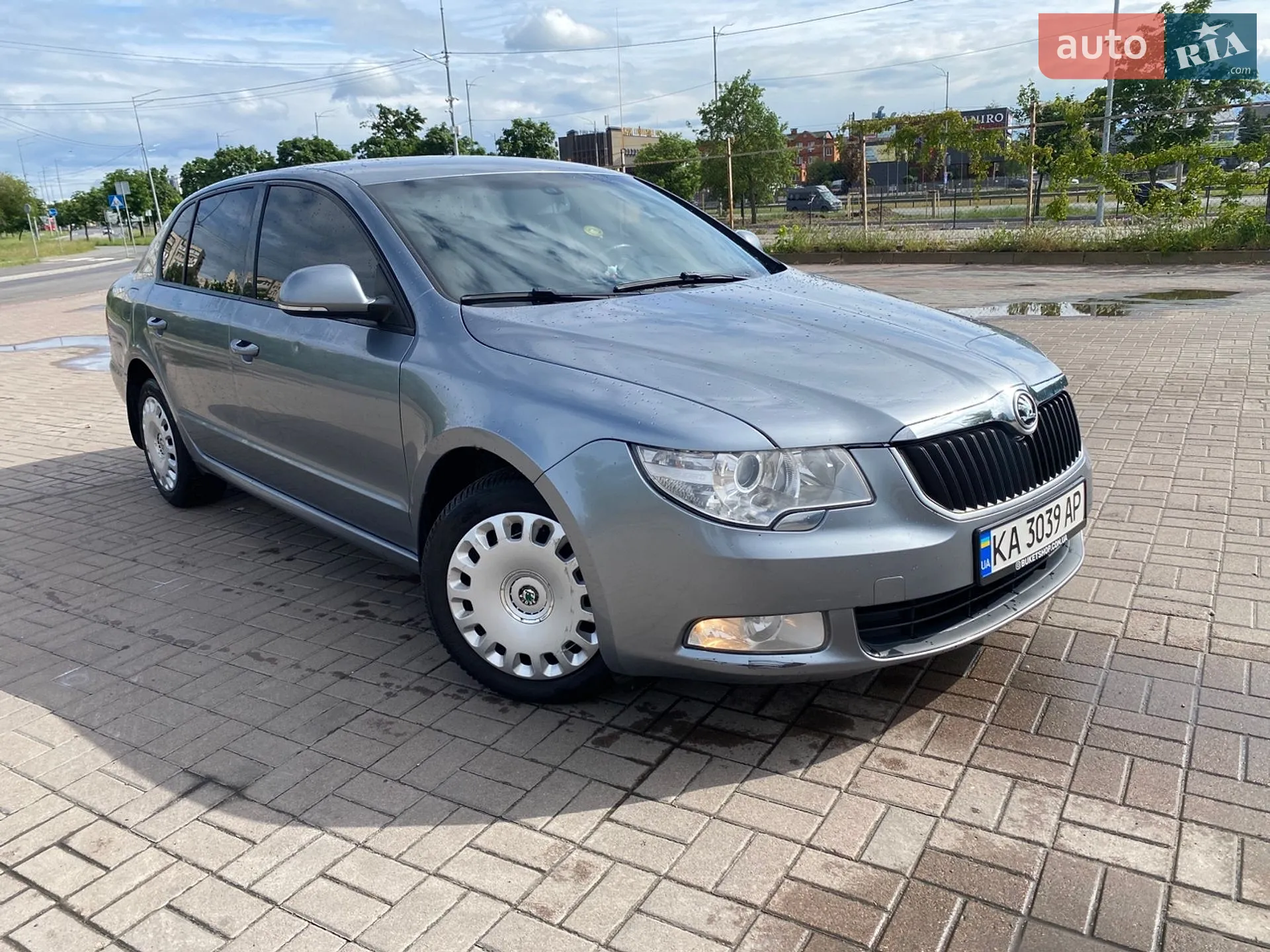 2011 Skoda Superb - мініатюра 2