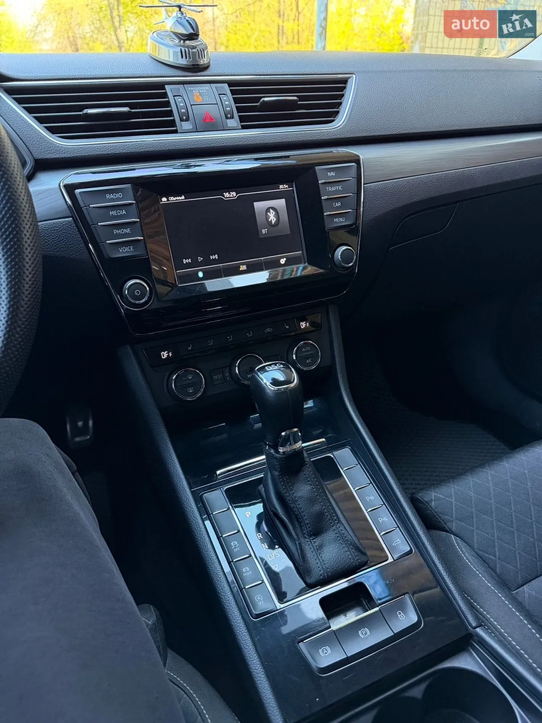 2015 Skoda Superb - мініатюра 18
