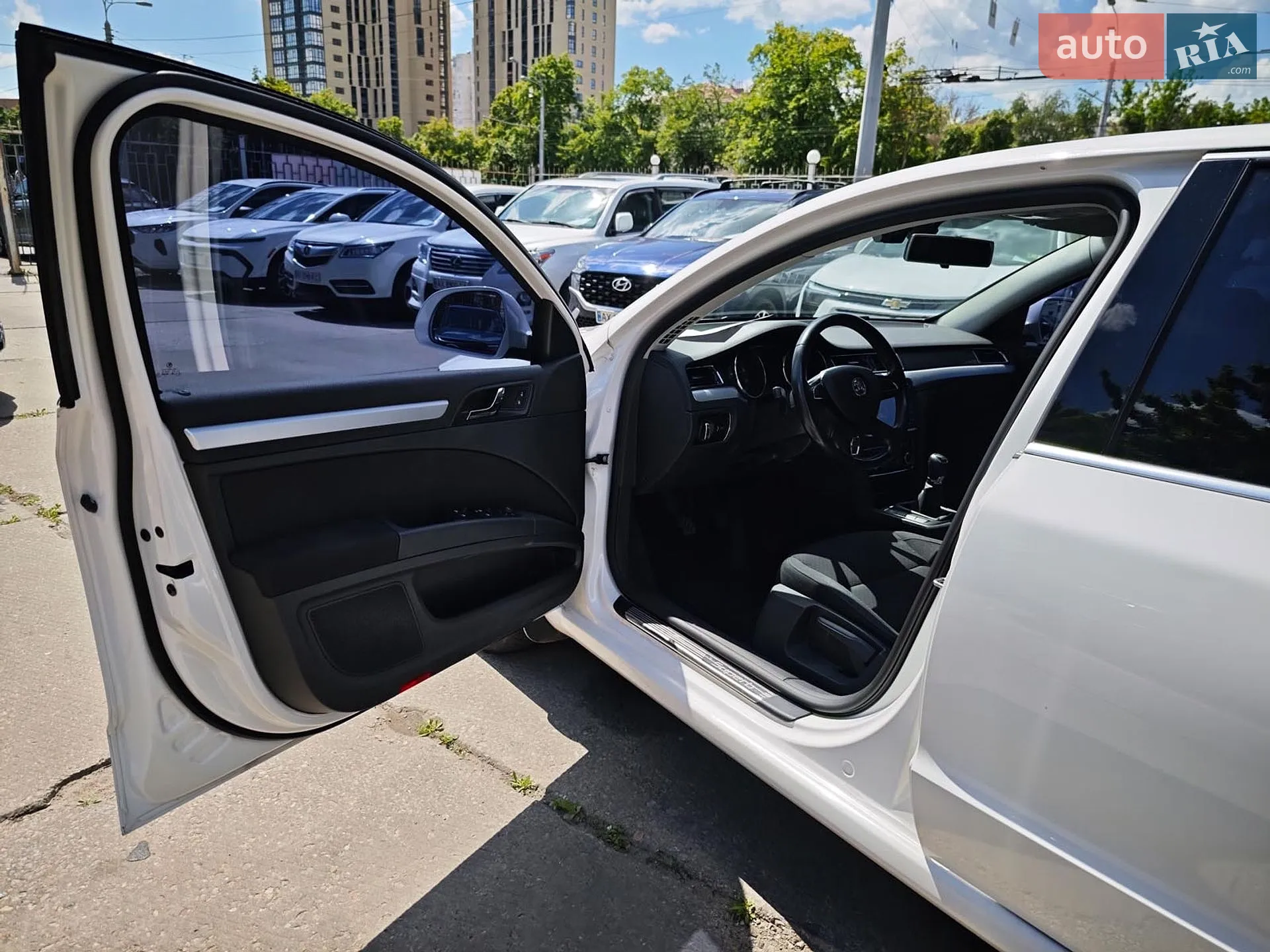2013 Skoda Superb - мініатюра 20