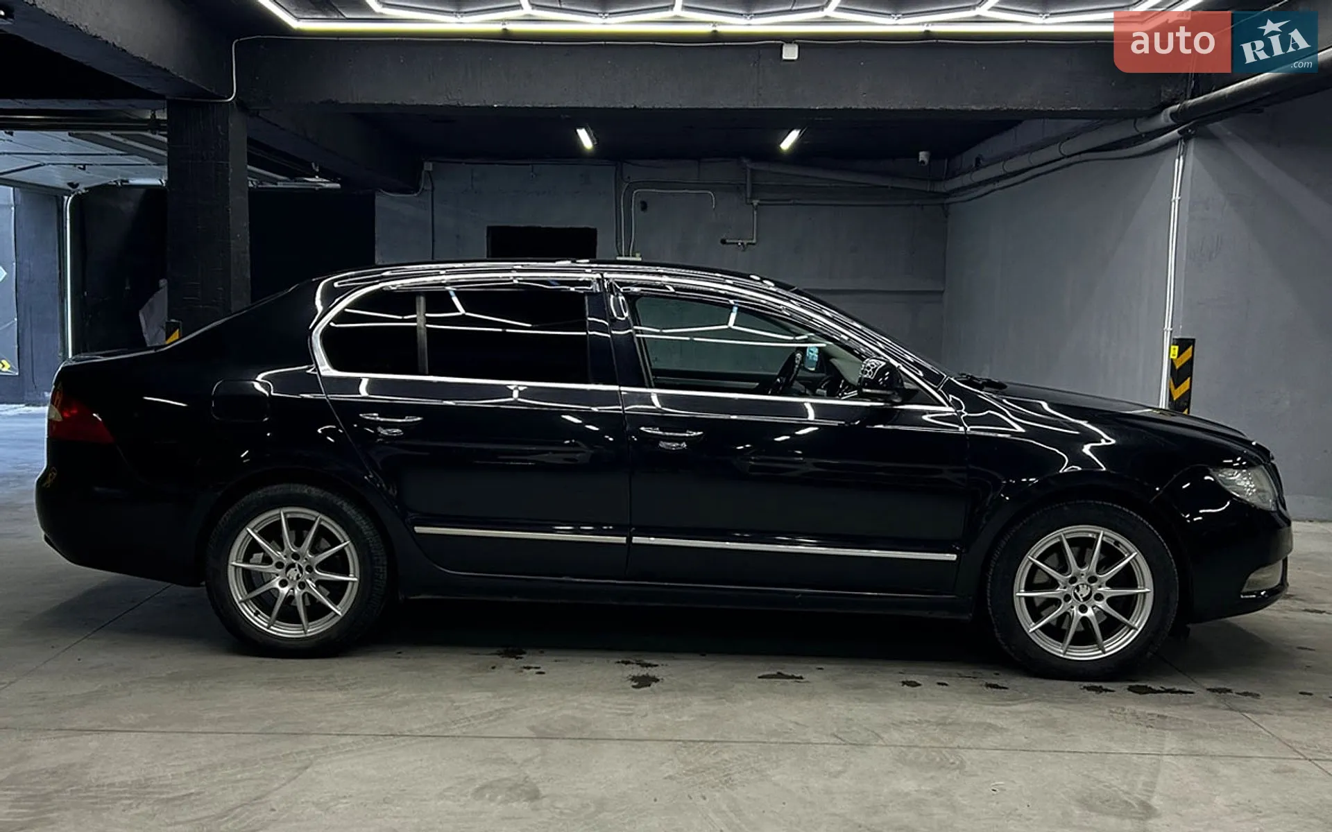 2011 Skoda Superb - мініатюра 10