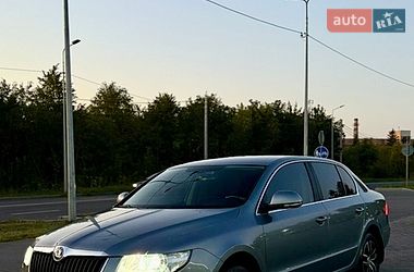 Лифтбек Skoda Superb 2011 в Полтаве
