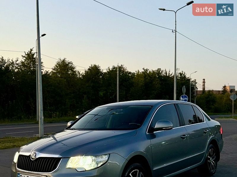 2011 Skoda Superb, VIN TMBAB43T1CB300022:plate — фото 1 (autoria)