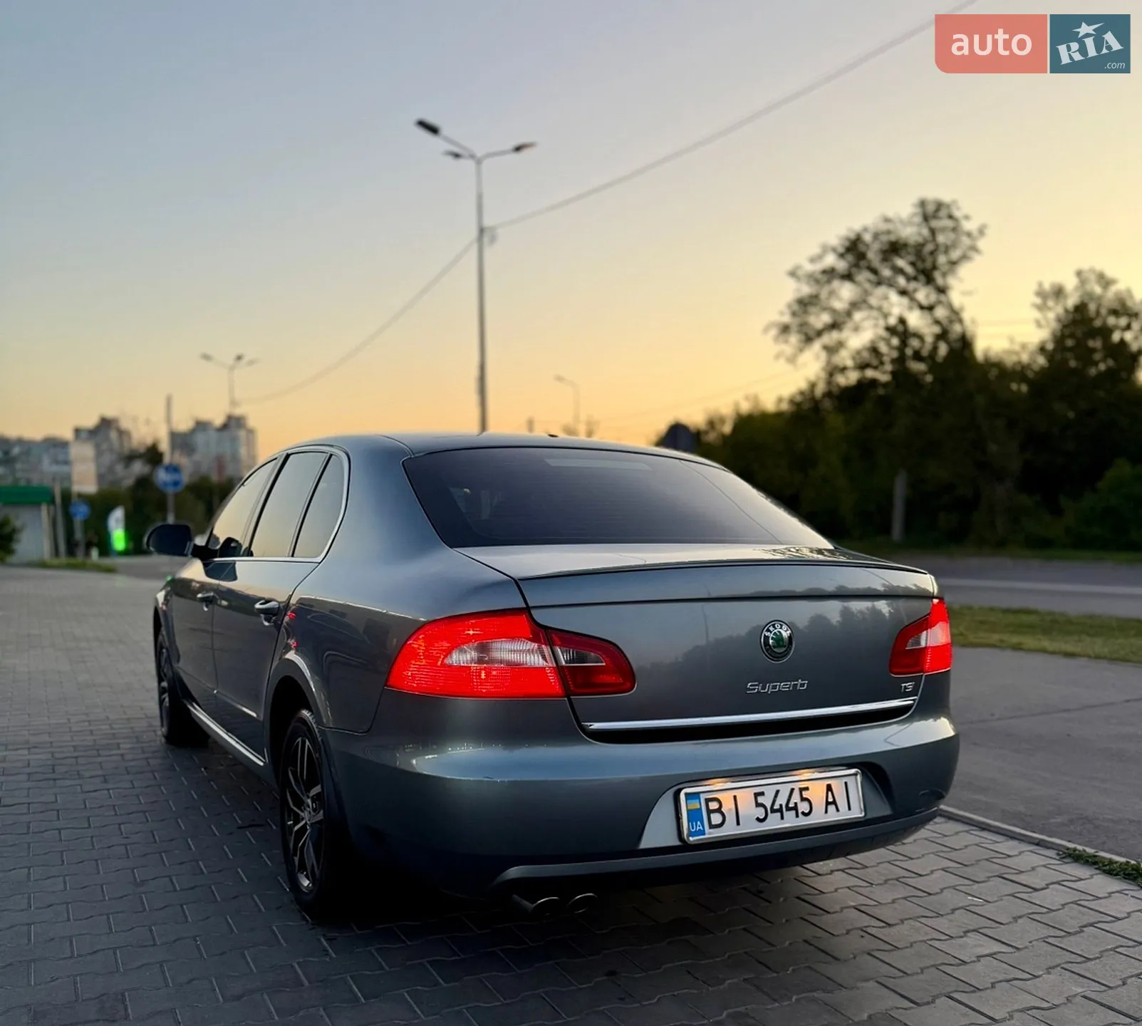 2011 Skoda Superb - мініатюра 2