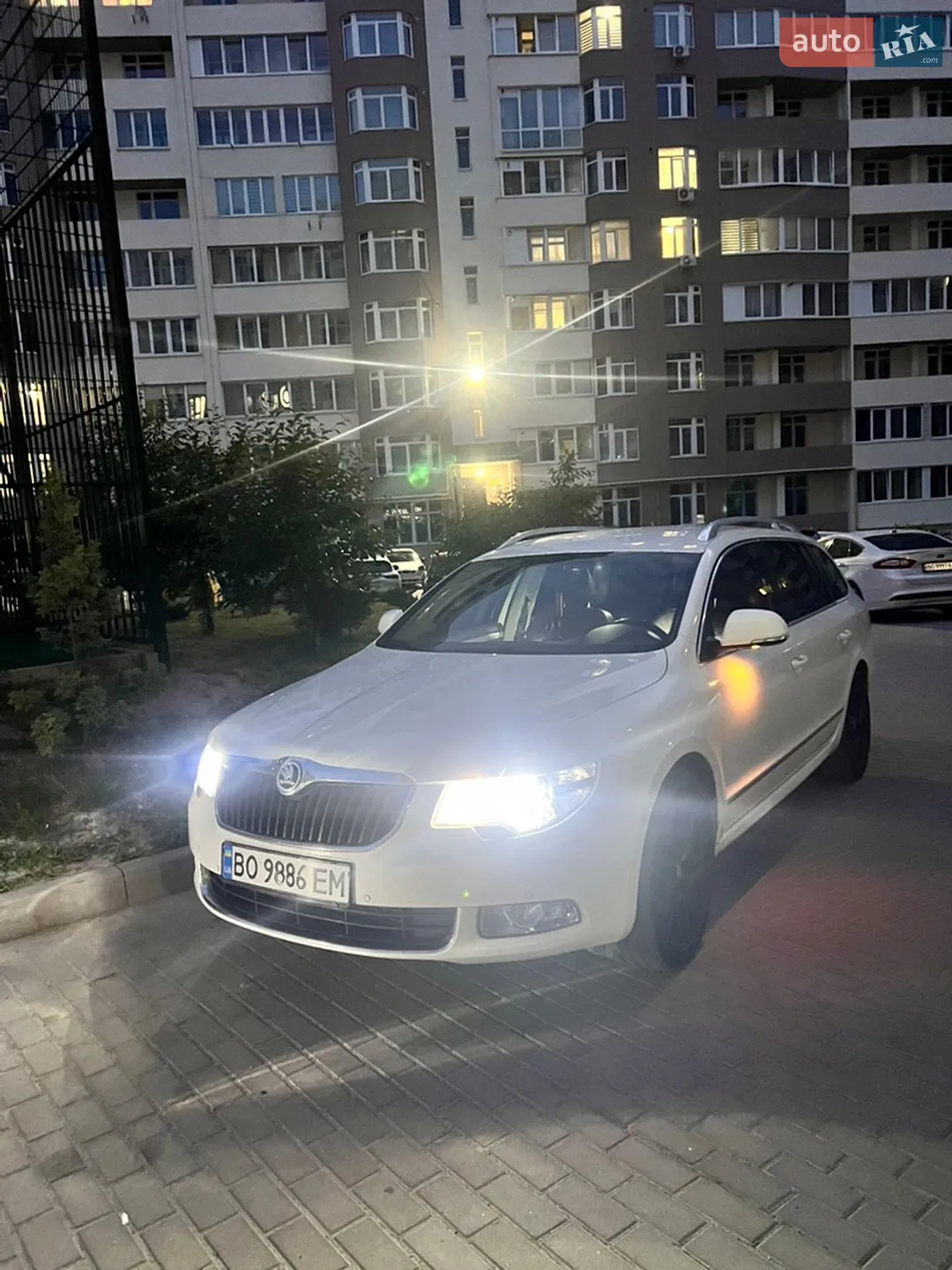 2010 Skoda Superb - мініатюра 5