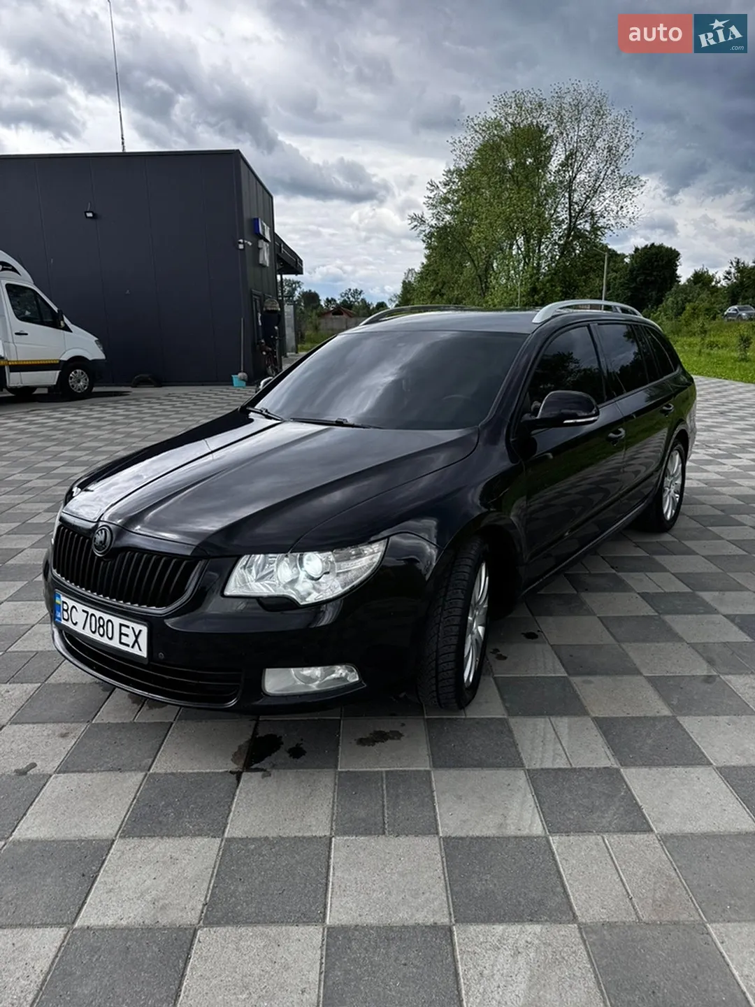 2010 Skoda Superb - мініатюра 6