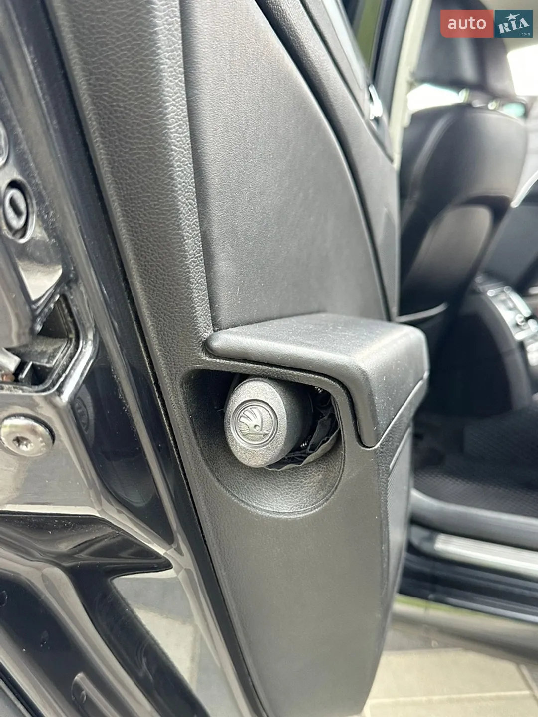 2010 Skoda Superb - мініатюра 21