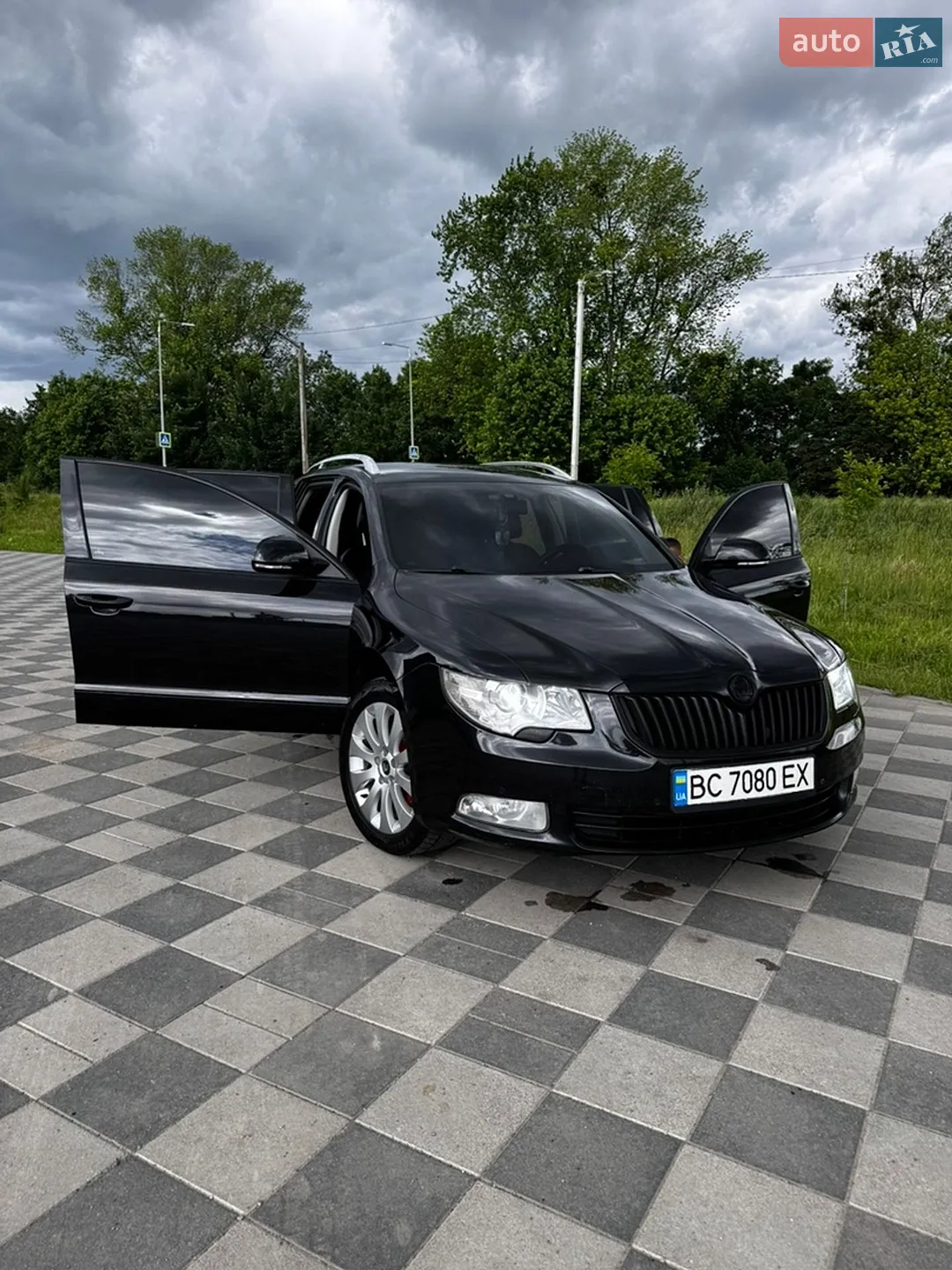 2010 Skoda Superb - мініатюра 10