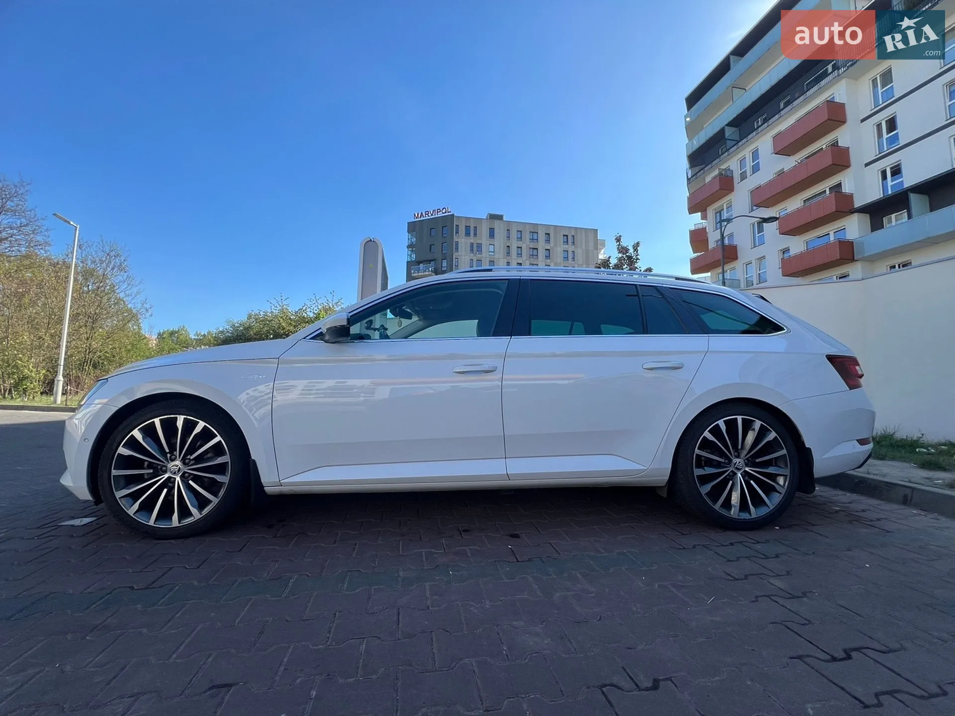 2016 Skoda Superb - мініатюра 3