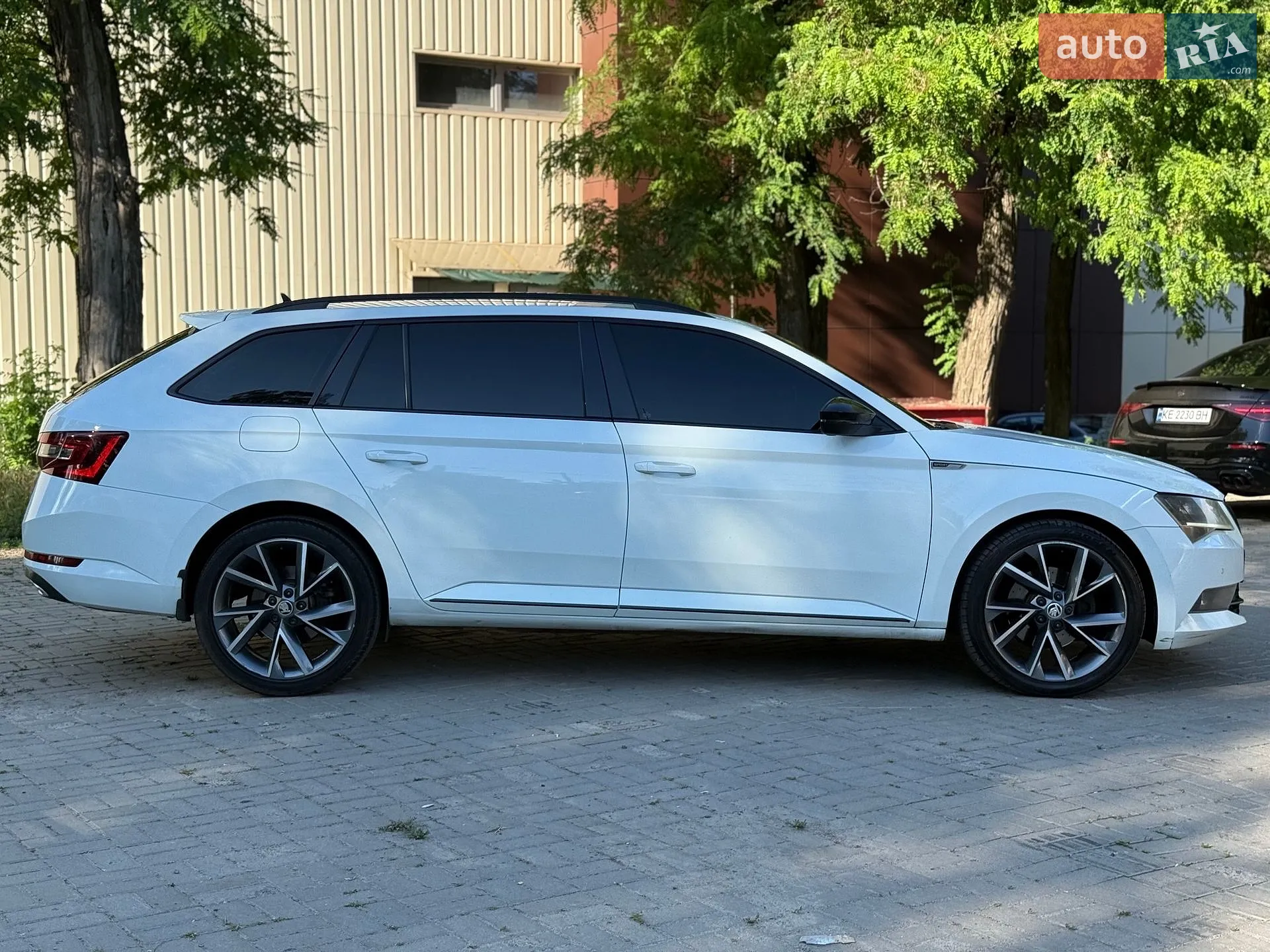 2017 Skoda Superb - мініатюра 11
