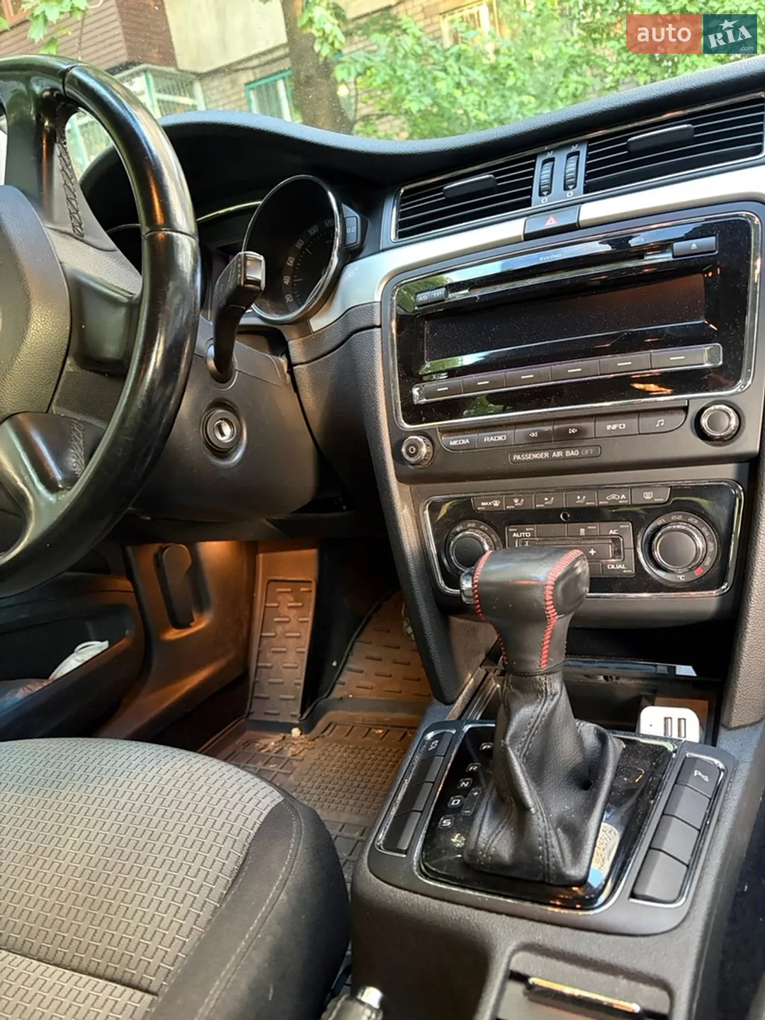 2011 Skoda Superb - мініатюра 10