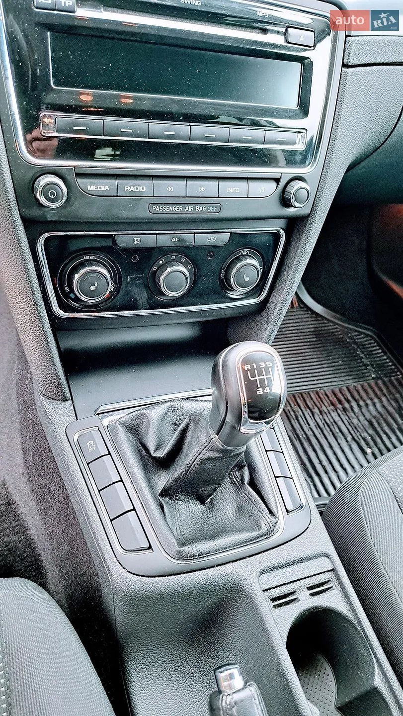 2010 Skoda Superb - мініатюра 22