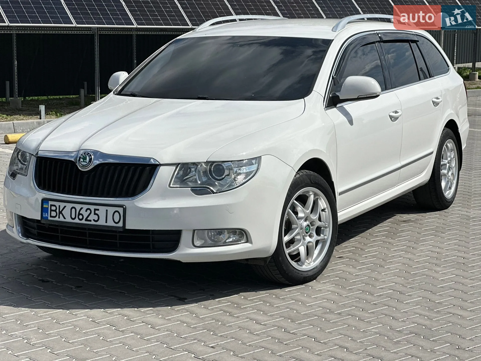 2011 Skoda Superb - мініатюра 2