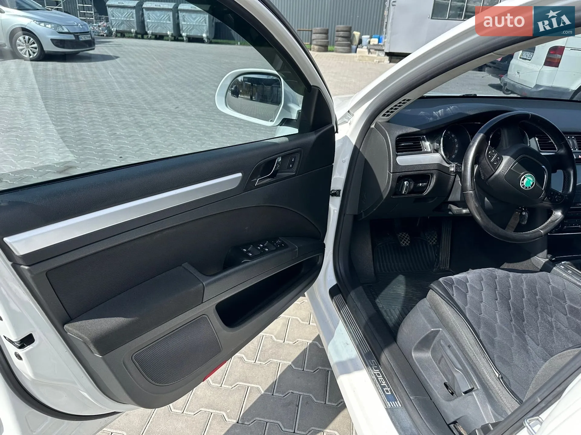 2011 Skoda Superb - мініатюра 11