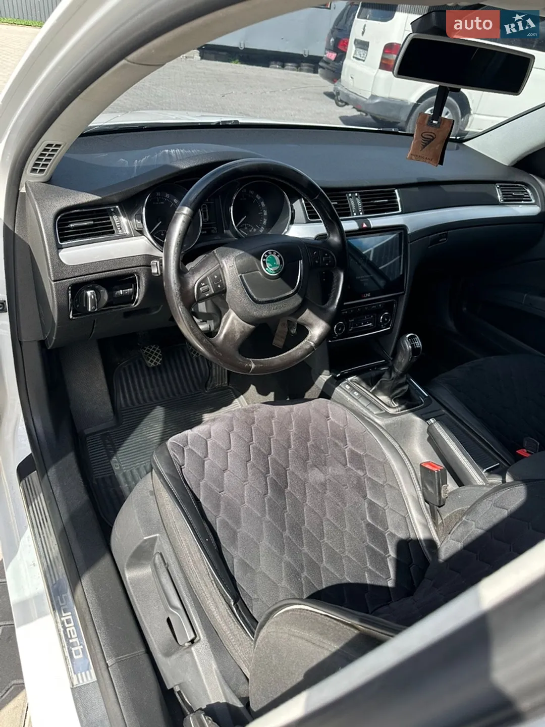 2011 Skoda Superb - мініатюра 13