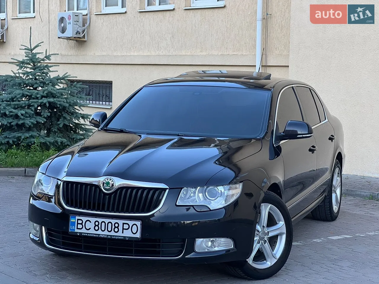 2010 Skoda Superb - мініатюра 18