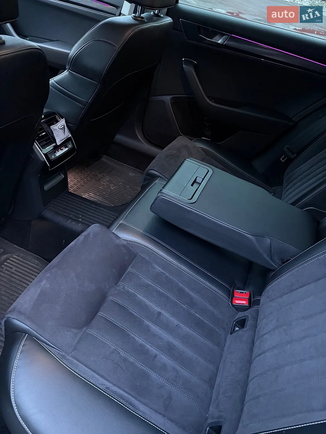 2019 Skoda Superb - мініатюра 9