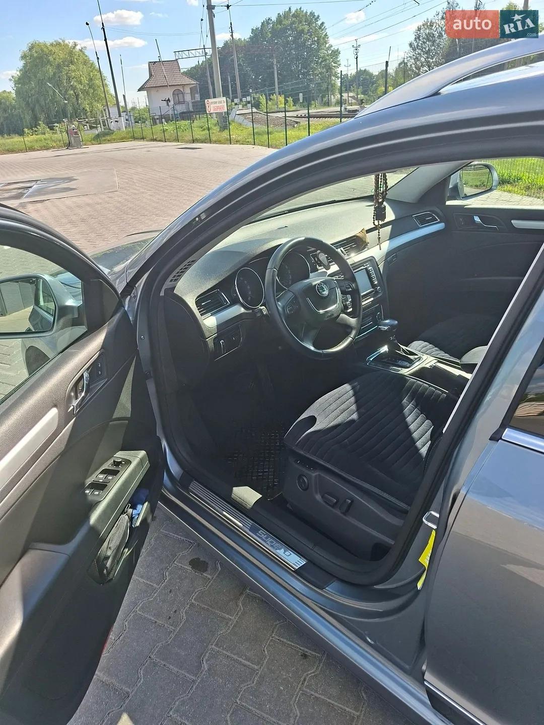2011 Skoda Superb - мініатюра 8