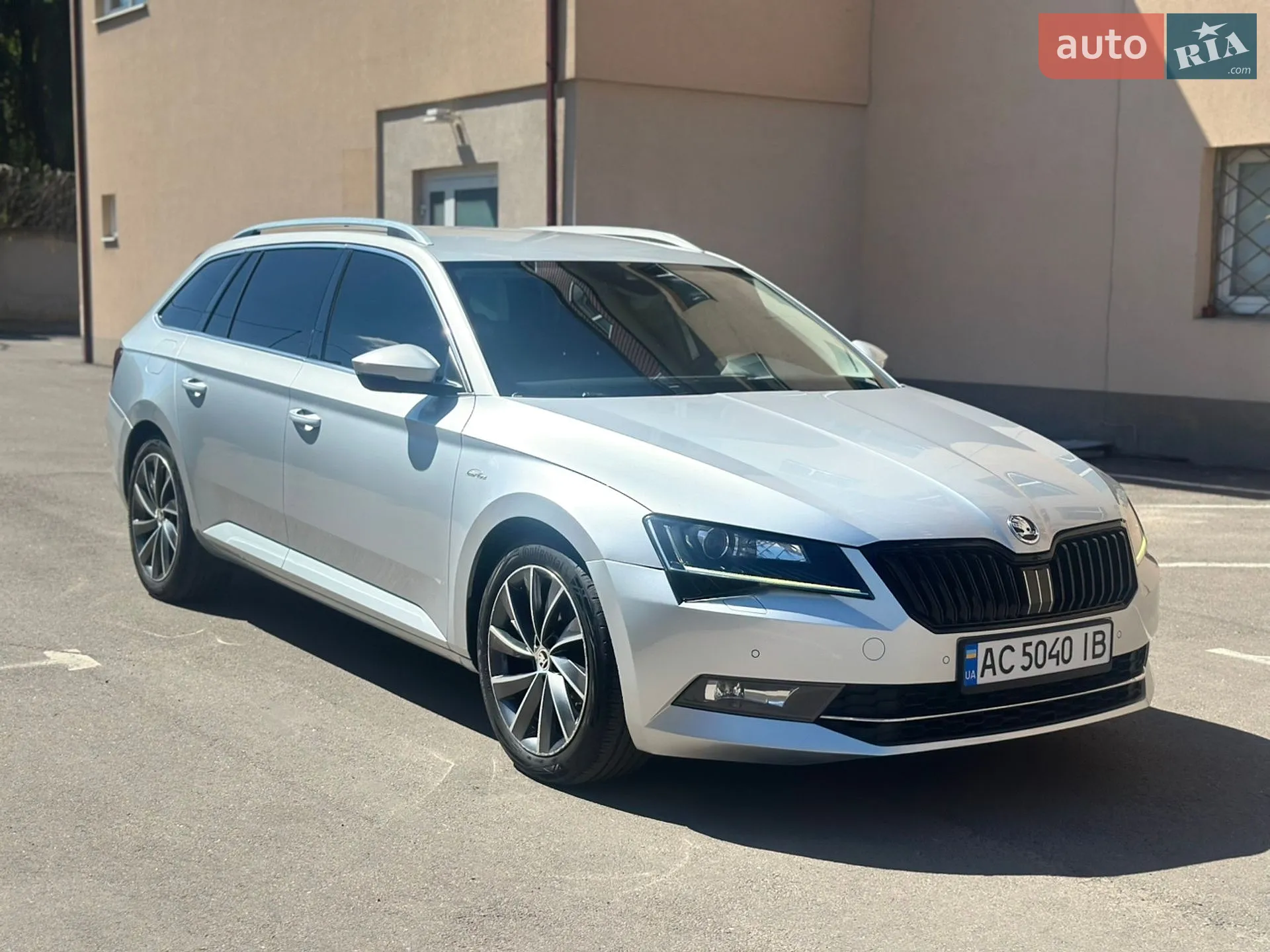 2017 Skoda Superb - мініатюра 2