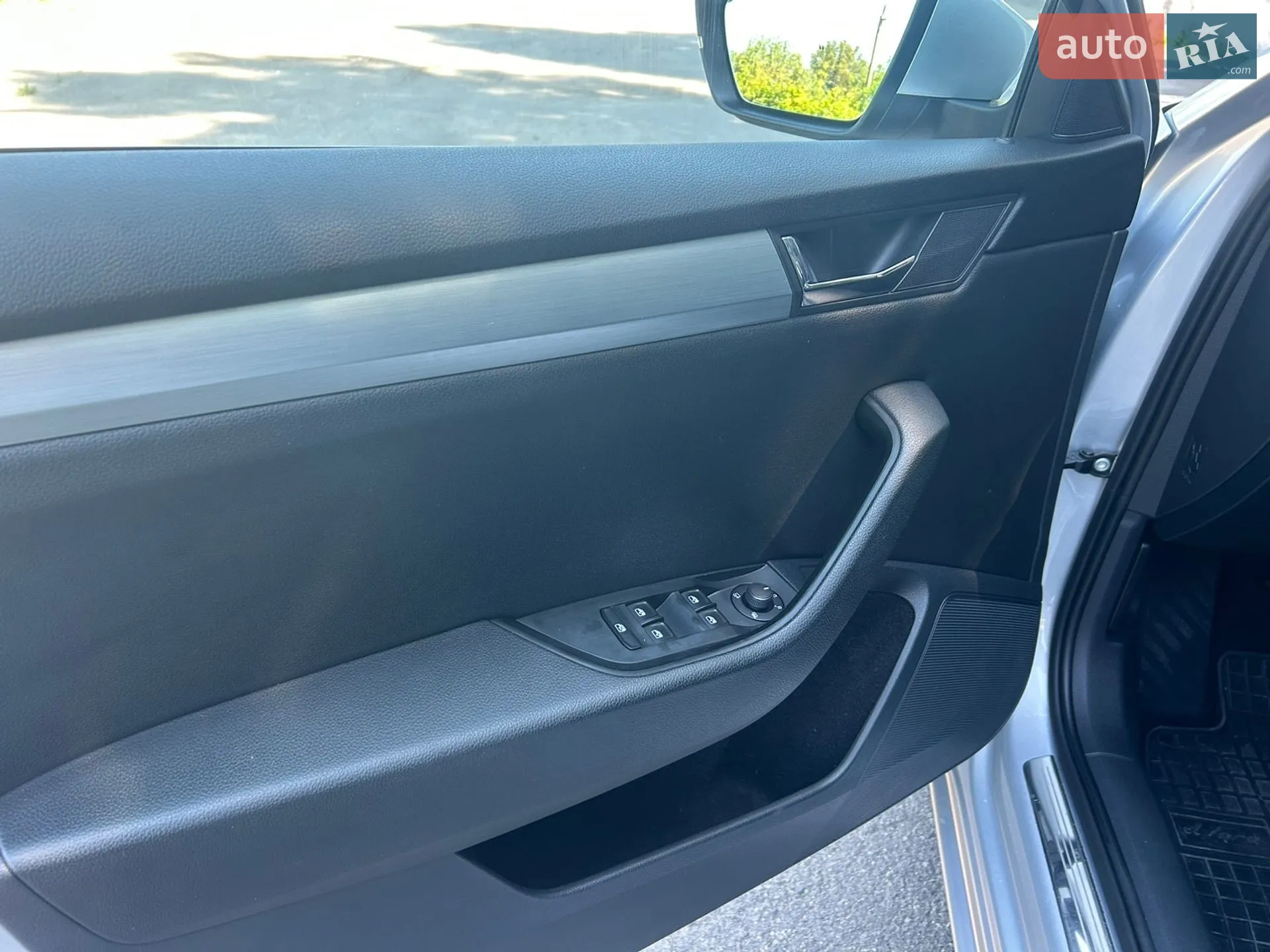 2017 Skoda Superb - мініатюра 15