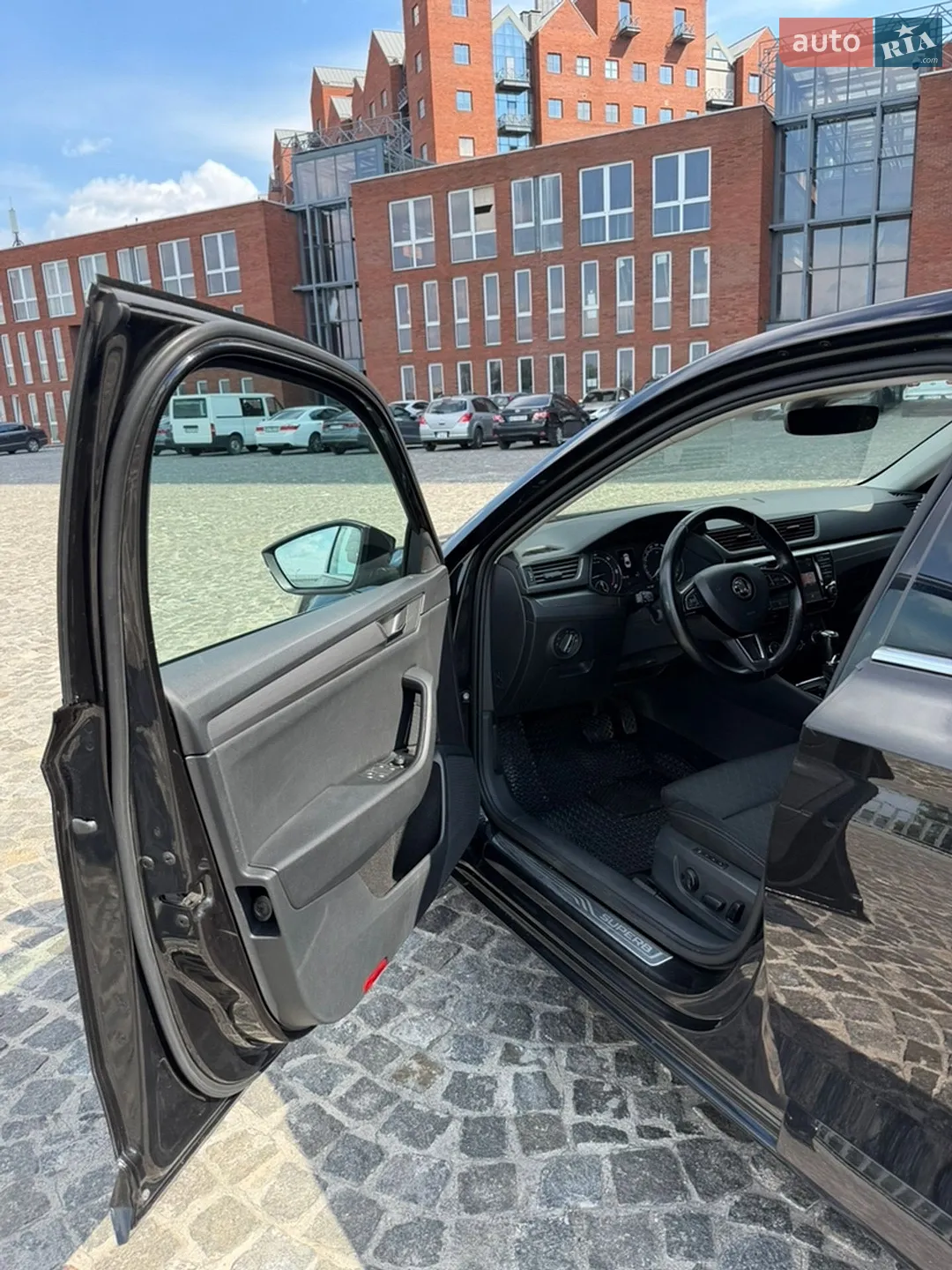 Skoda Superb 2017 VIN TMBAJ7NP5H7534243 фото оголошення 4 з 23