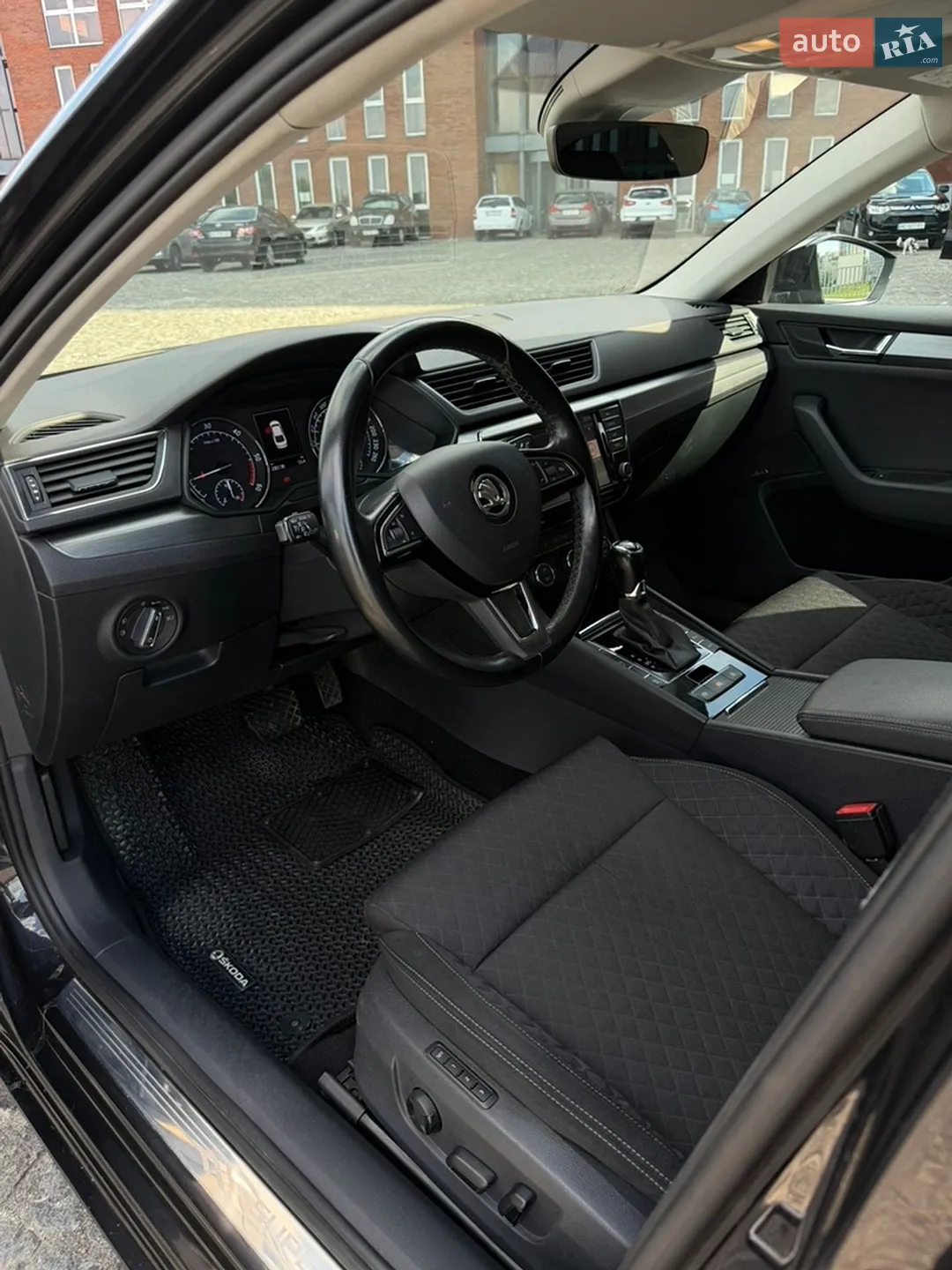 Skoda Superb 2017 VIN TMBAJ7NP5H7534243 фото оголошення 5 з 23