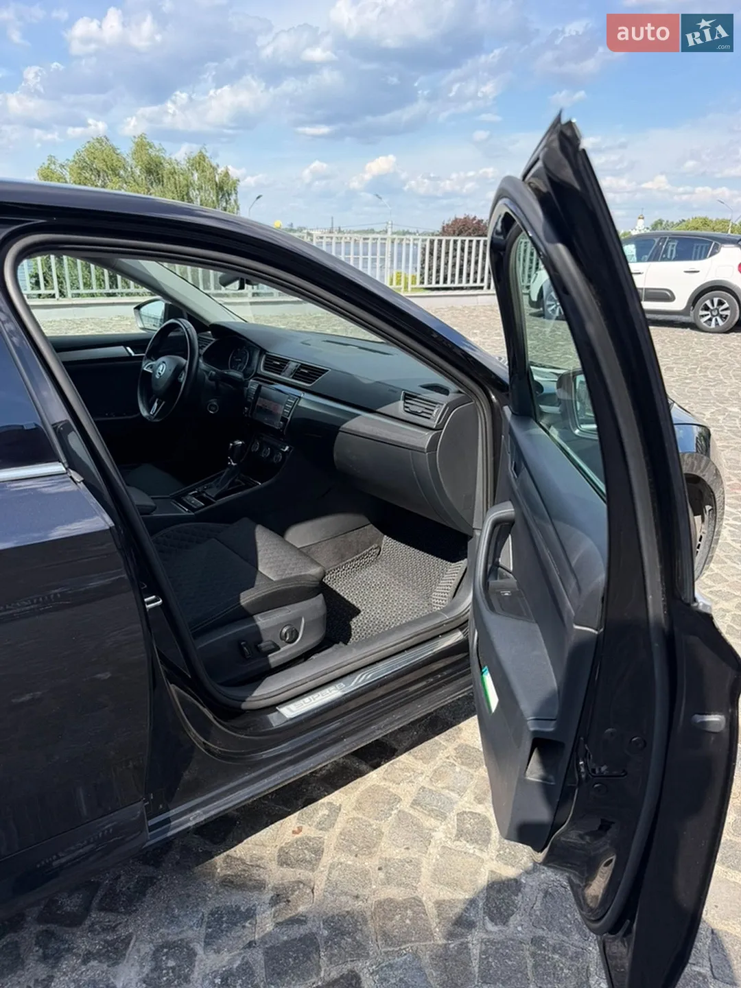 Skoda Superb 2017 VIN TMBAJ7NP5H7534243 фото оголошення 8 з 23