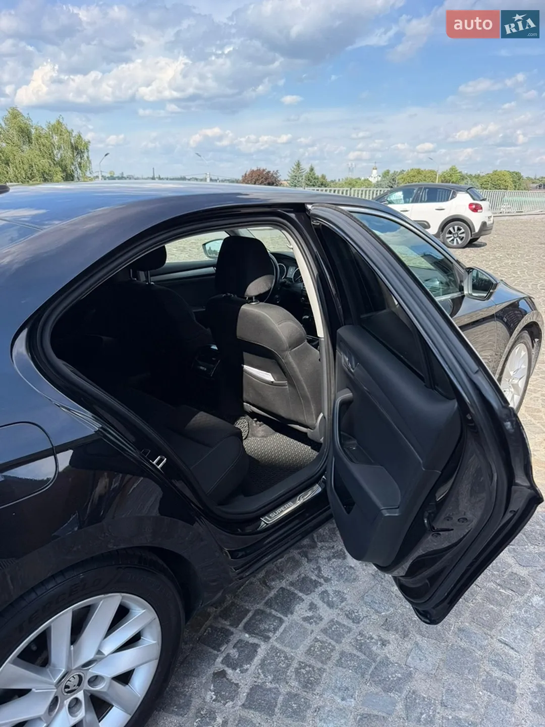 Skoda Superb 2017 VIN TMBAJ7NP5H7534243 фото оголошення 11 з 23
