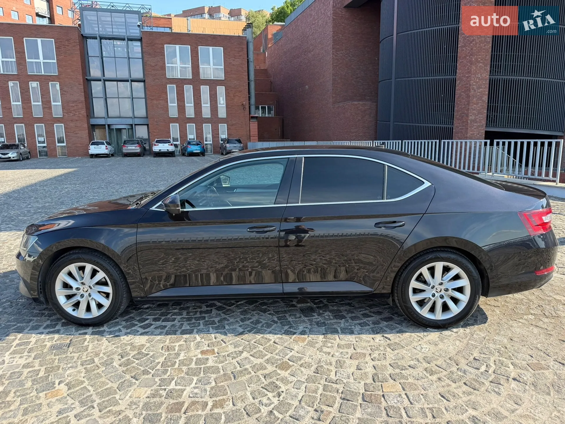 Skoda Superb 2017 VIN TMBAJ7NP5H7534243 фото оголошення 15 з 23