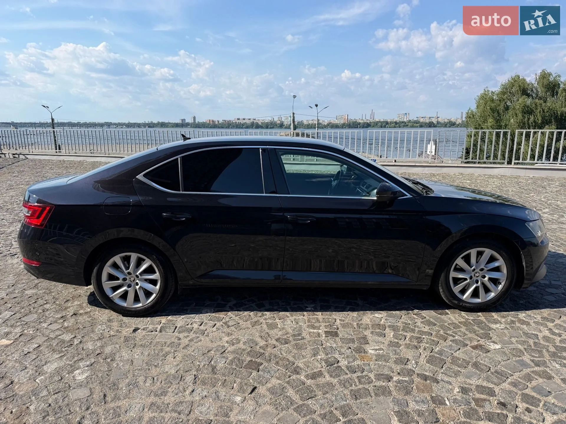 Skoda Superb 2017 VIN TMBAJ7NP5H7534243 фото оголошення 18 з 23
