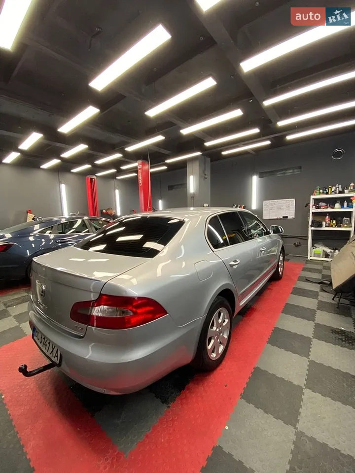 2010 Skoda Superb - мініатюра 14