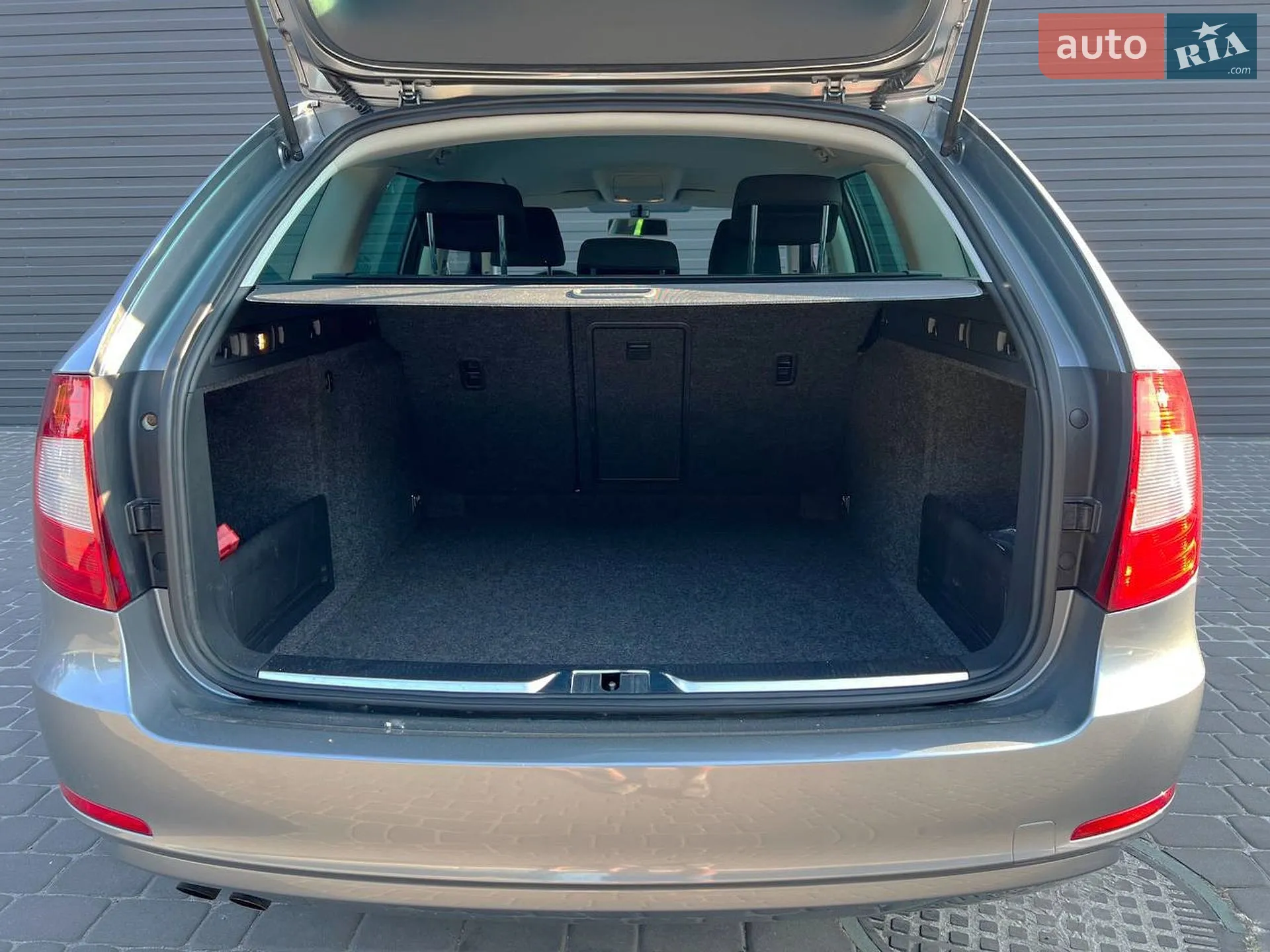 2011 Skoda Superb - мініатюра 8